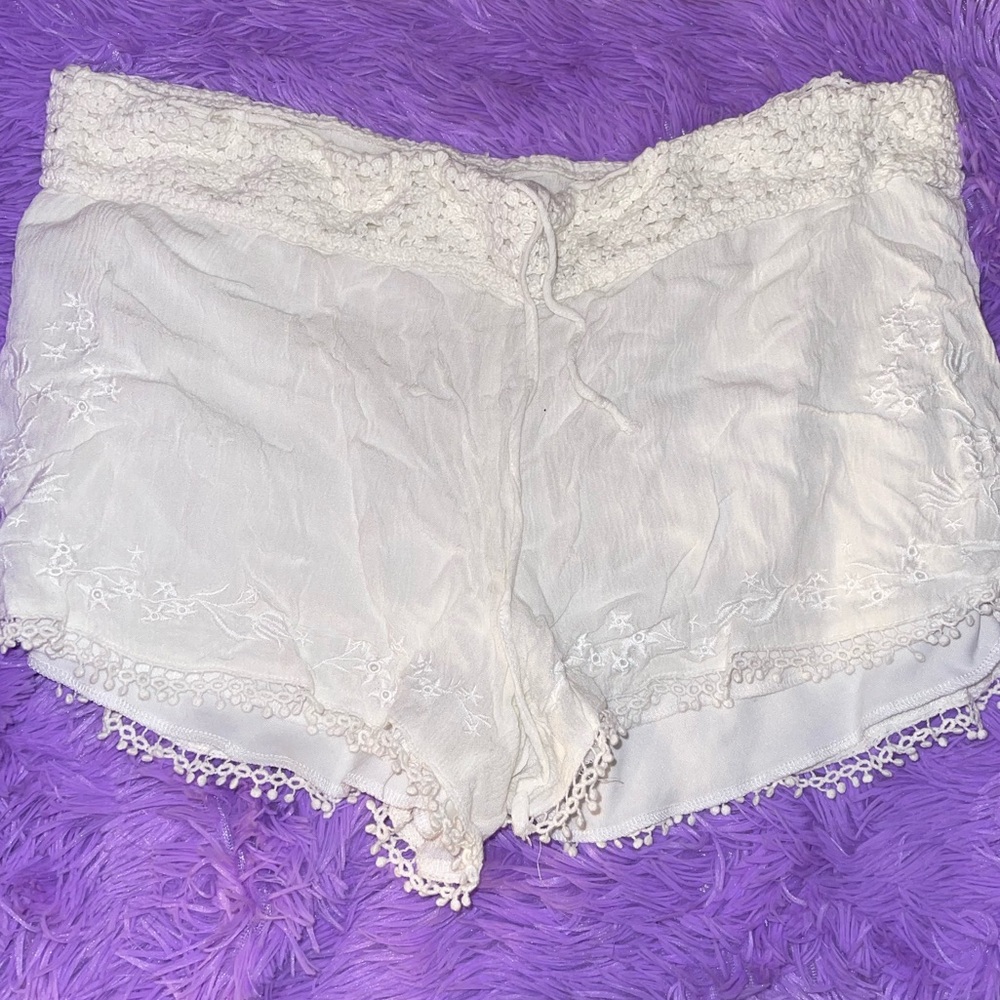 LACE WHITE SHORTS